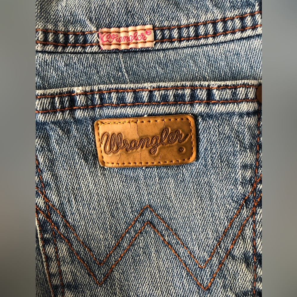 VINTAGE WRANGLER RIDING JEANS💙💖 - Picture 3 of 3